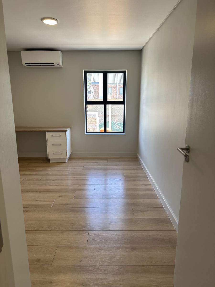 3 Bedroom Property for Sale in Lemoenkloof Western Cape